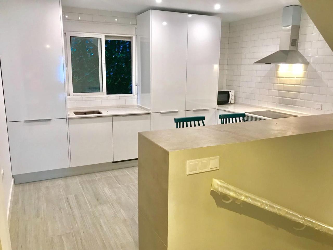 Lujoso Duplex En La Playa Con Vistas Al Mar Lejlighed Torremolinos Eksteriør billede